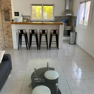 https://rez-de-villa-avec-place-de-parking-et-vue-mer.fr-provencehotel.com